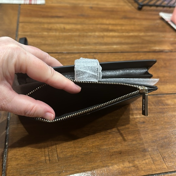 Kate Spade Staci Phone Wallet Wristlet - NWT
Black - Picture 9 of 9